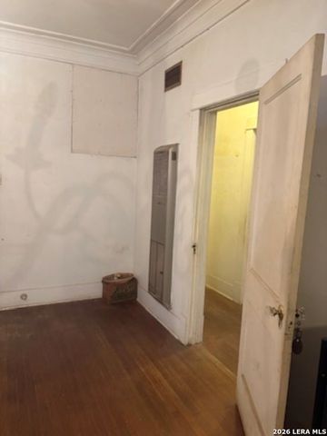 717 Kayton, San Antonio, TX 78210