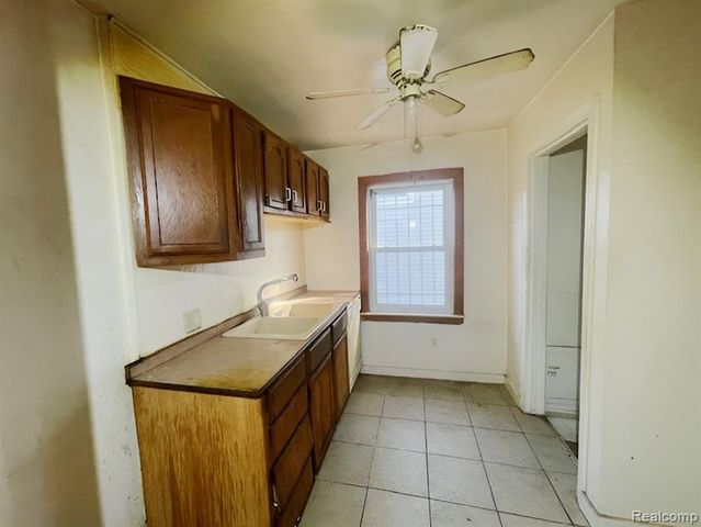 11380 Plainview Avenue, Detroit, MI 48228