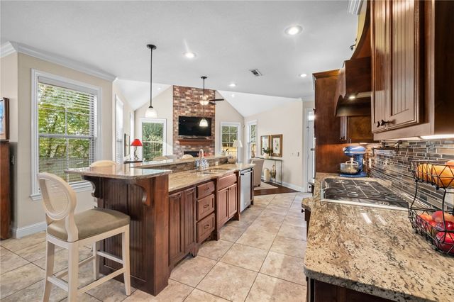 4911 E Sagely Lane, Fayetteville, AR 72703