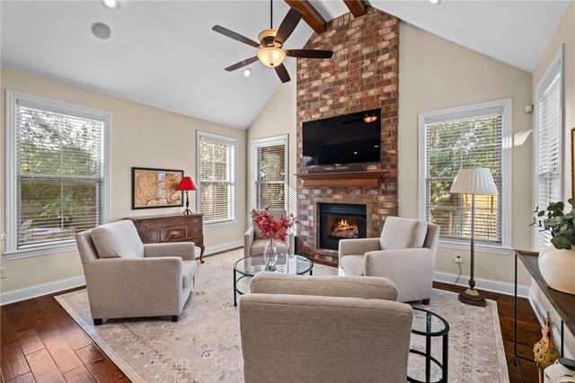 4911 E Sagely Lane, Fayetteville, AR 72703