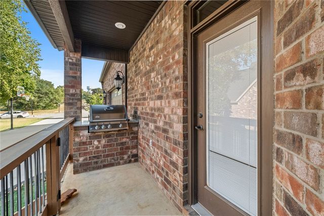 4911 E Sagely Lane, Fayetteville, AR 72703