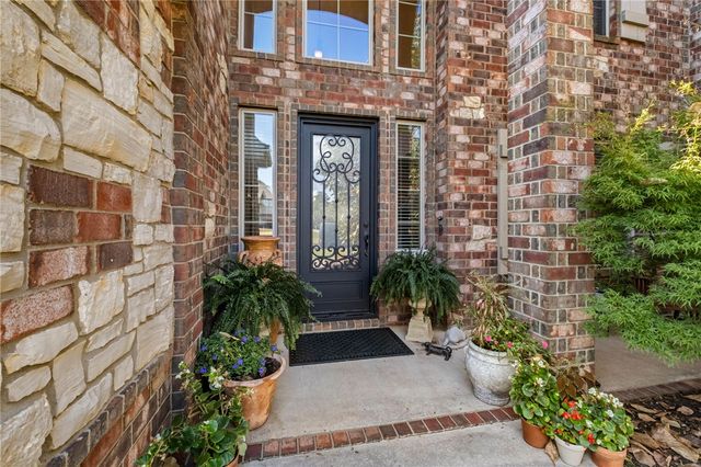4911 E Sagely Lane, Fayetteville, AR 72703