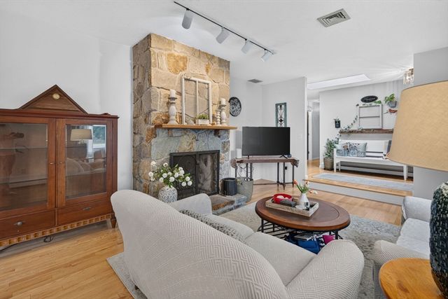 38 Sable Run Ln, Methuen, MA 01844