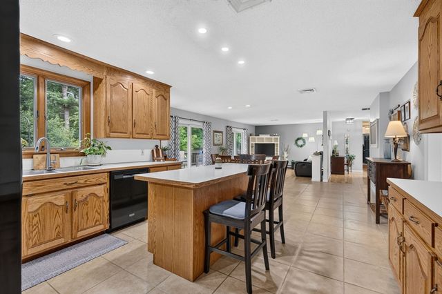 38 Sable Run Ln, Methuen, MA 01844