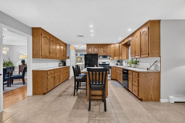 38 Sable Run Ln, Methuen, MA 01844
