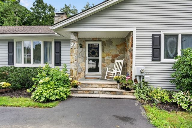 38 Sable Run Ln, Methuen, MA 01844