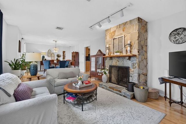 38 Sable Run Ln, Methuen, MA 01844