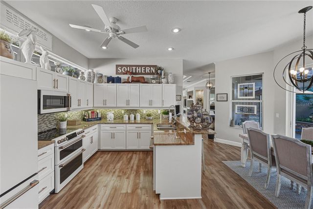 12422 WOODLANDS CIRCLE, Dade City, FL 33525