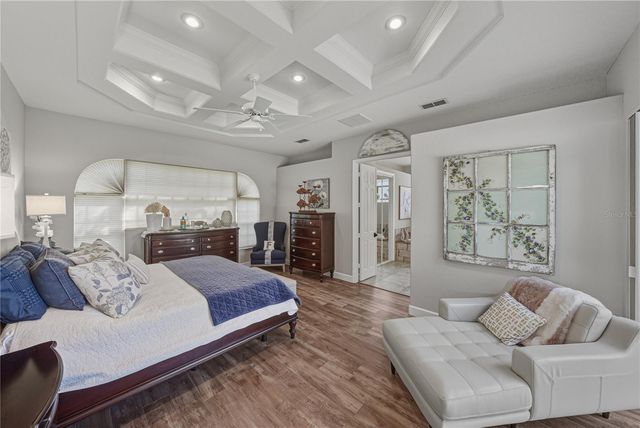 12422 WOODLANDS CIRCLE, Dade City, FL 33525