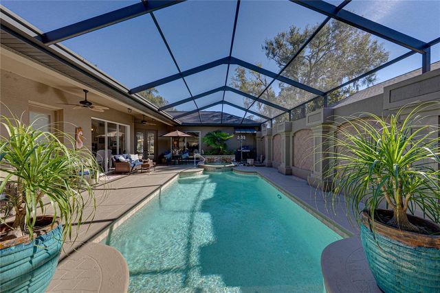 12422 WOODLANDS CIRCLE, Dade City, FL 33525