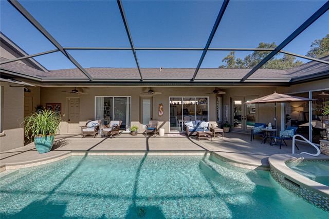 12422 WOODLANDS CIRCLE, Dade City, FL 33525