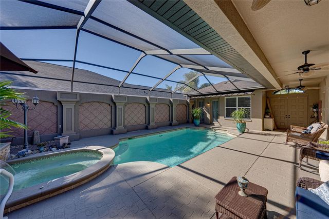 12422 WOODLANDS CIRCLE, Dade City, FL 33525