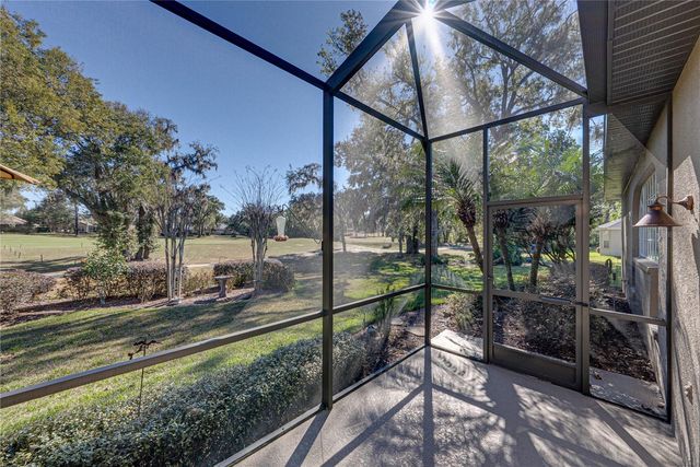 12422 WOODLANDS CIRCLE, Dade City, FL 33525