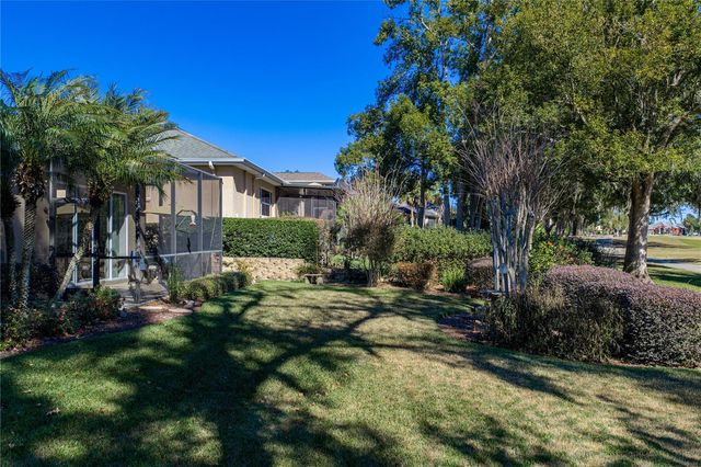 12422 WOODLANDS CIRCLE, Dade City, FL 33525