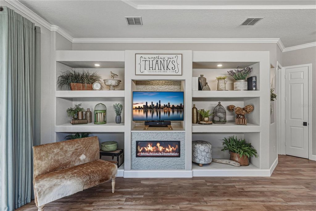 Image 15 of property listing at 12422 WOODLANDS CIRCLE, Dade City, FL 33525