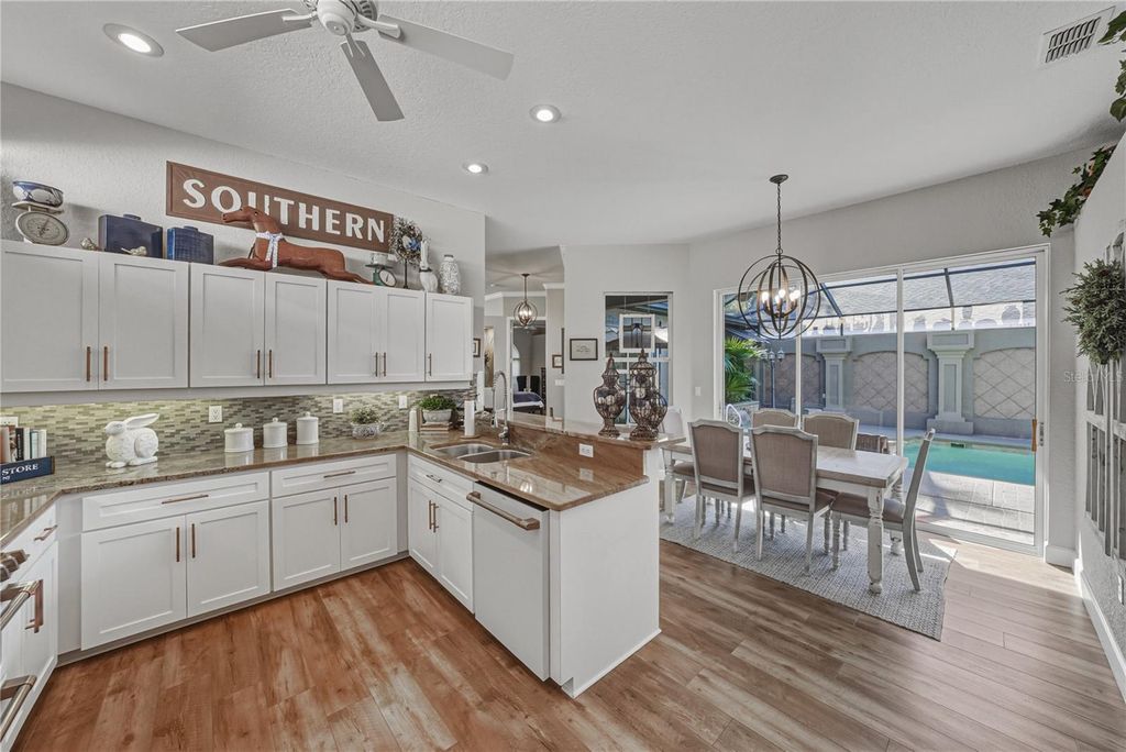 Image 26 of property listing at 12422 WOODLANDS CIRCLE, Dade City, FL 33525