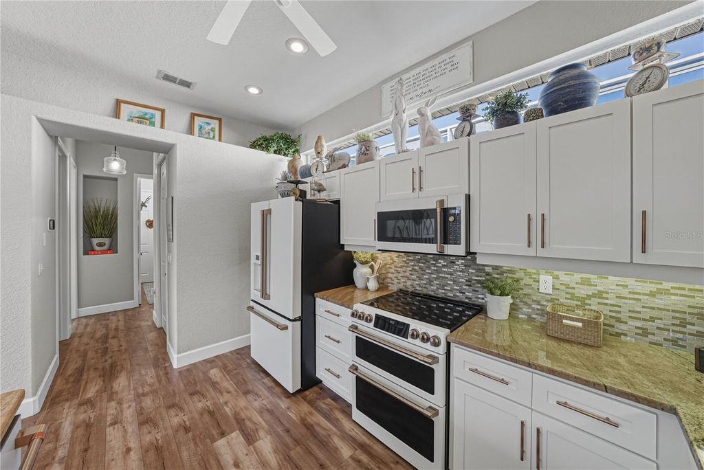 Image 28 of property listing at 12422 WOODLANDS CIRCLE, Dade City, FL 33525