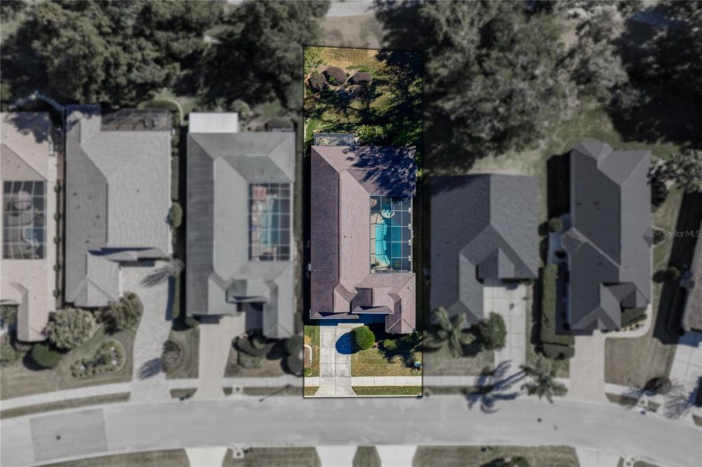 Image 4 of property listing at 12422 WOODLANDS CIRCLE, Dade City, FL 33525