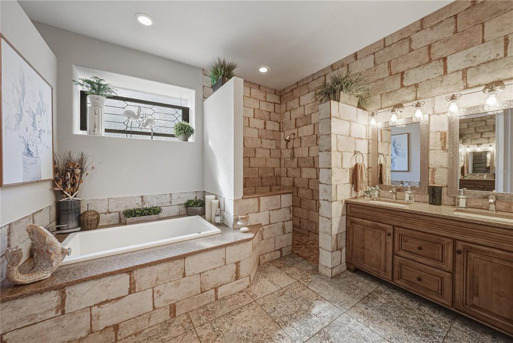 Image 38 of property listing at 12422 WOODLANDS CIRCLE, Dade City, FL 33525