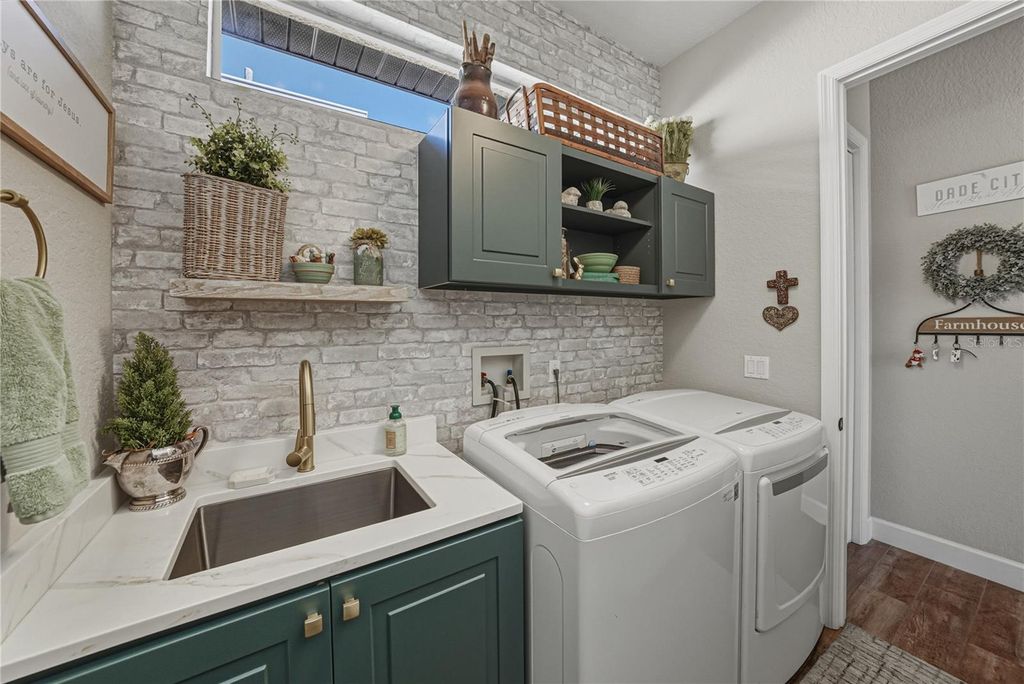 Image 47 of property listing at 12422 WOODLANDS CIRCLE, Dade City, FL 33525