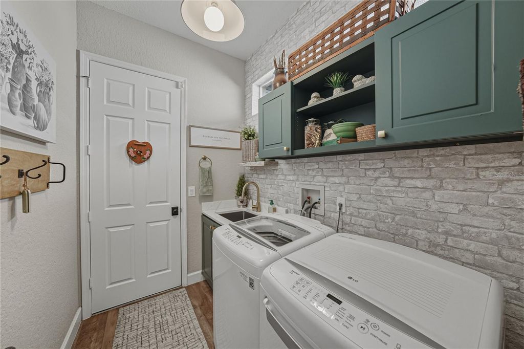 Image 48 of property listing at 12422 WOODLANDS CIRCLE, Dade City, FL 33525