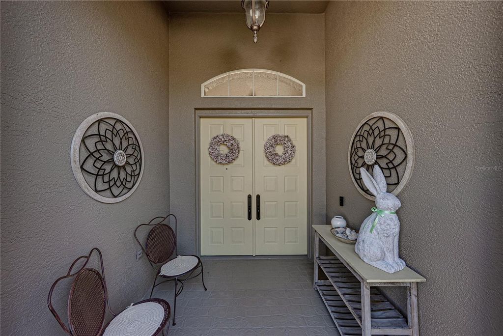 Image 9 of property listing at 12422 WOODLANDS CIRCLE, Dade City, FL 33525