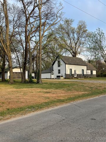 1501 E Cherokee Street, Wagoner, OK 74467