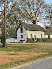 1501 E Cherokee Street, Wagoner, OK 74467