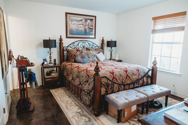 6078 E Line Road, Whitewright, TX 75491