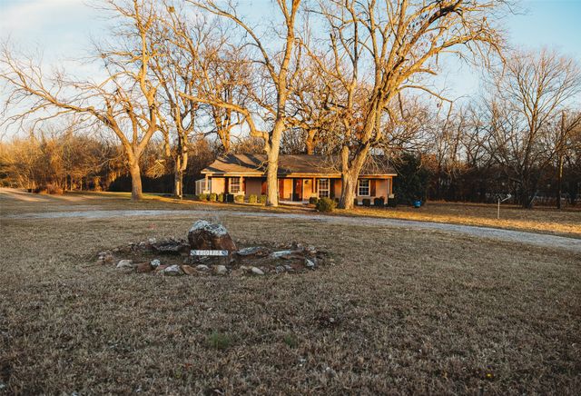 6078 E Line Road, Whitewright, TX 75491