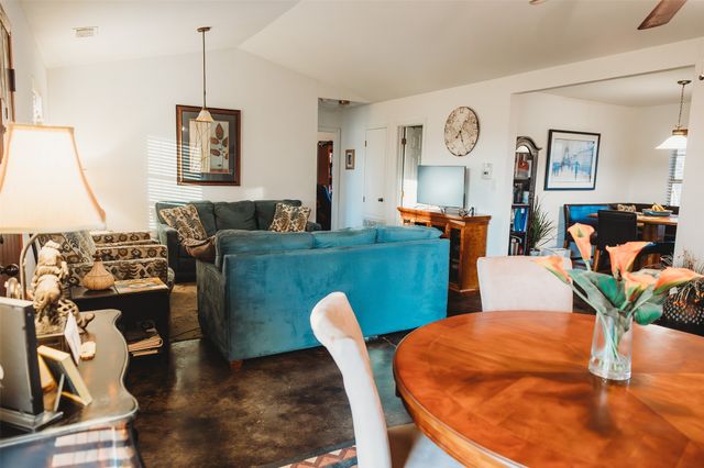 6078 E Line Road, Whitewright, TX 75491