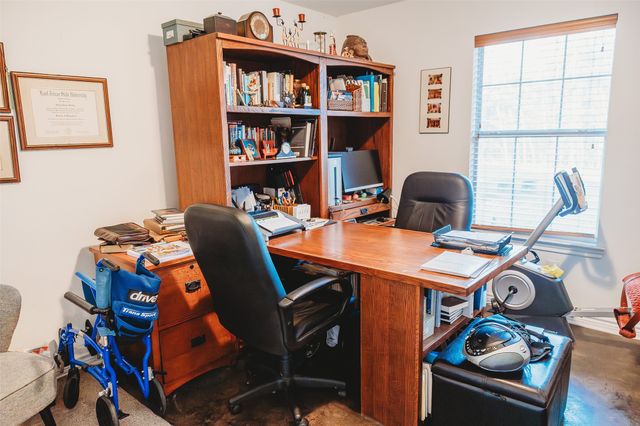 6078 E Line Road, Whitewright, TX 75491