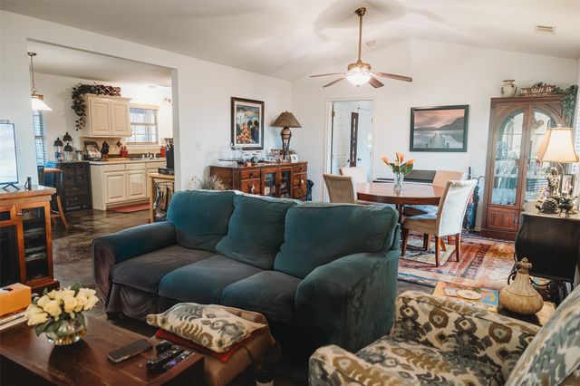 6078 E Line Road, Whitewright, TX 75491