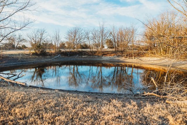 6078 E Line Road, Whitewright, TX 75491