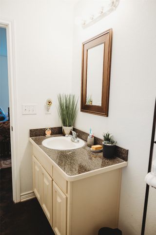 6078 E Line Road, Whitewright, TX 75491