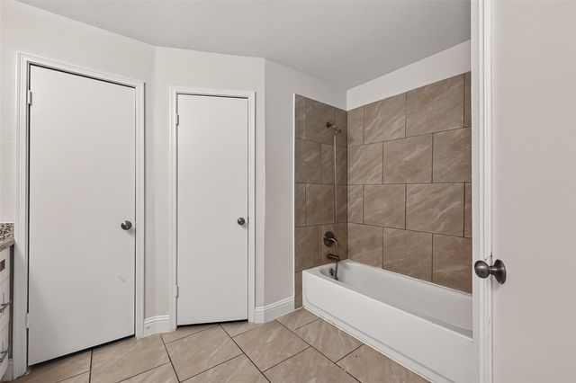 509 Southern Oaks Drive, Lake Jackson, TX 77566
