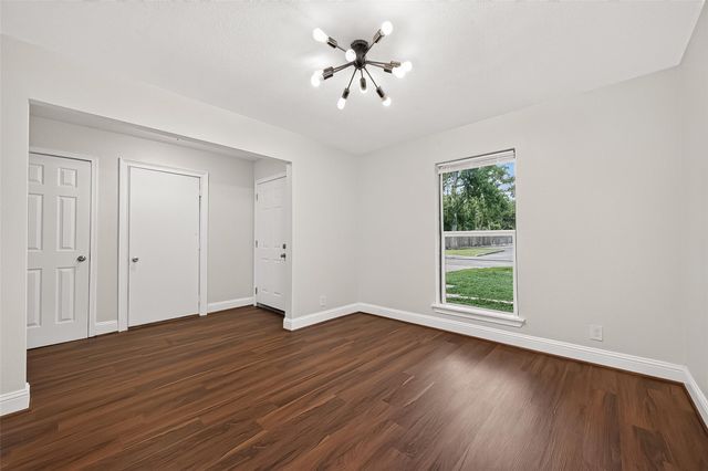 509 Southern Oaks Drive, Lake Jackson, TX 77566