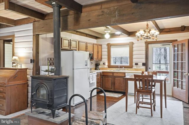 412 HIDEAWAY LN, Berkeley Springs, WV 25411