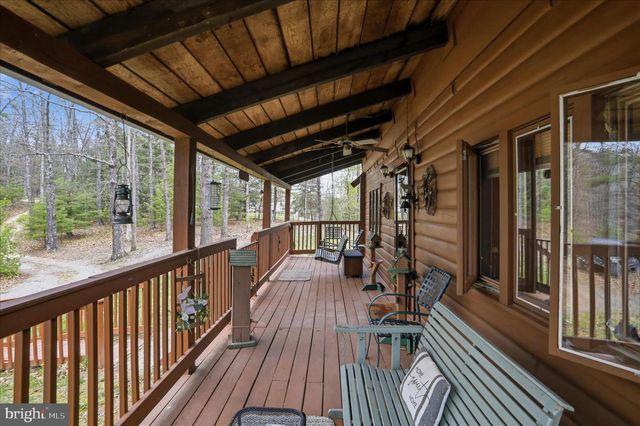 412 HIDEAWAY LN, Berkeley Springs, WV 25411