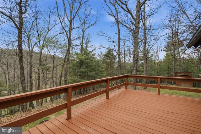 412 HIDEAWAY LN, Berkeley Springs, WV 25411