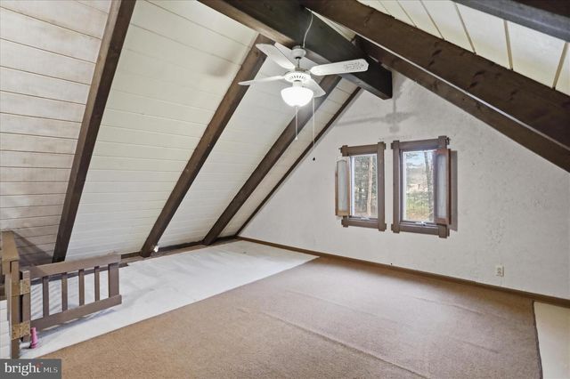 412 HIDEAWAY LN, Berkeley Springs, WV 25411