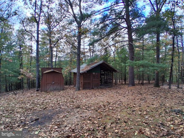 412 HIDEAWAY LN, Berkeley Springs, WV 25411