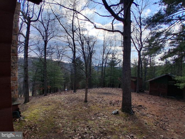 412 HIDEAWAY LN, Berkeley Springs, WV 25411
