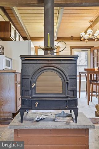 412 HIDEAWAY LN, Berkeley Springs, WV 25411