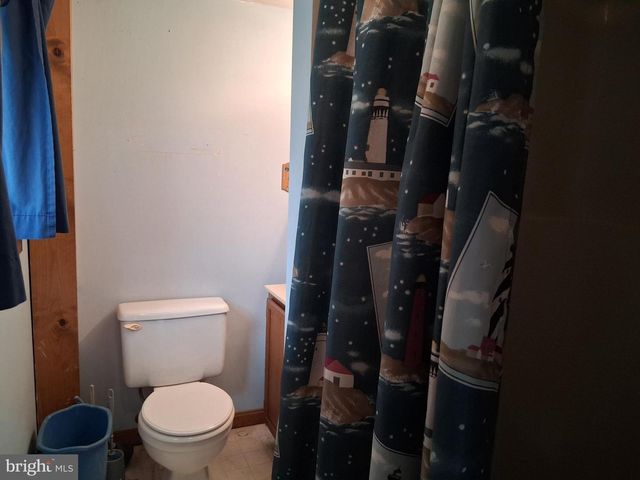 412 HIDEAWAY LN, Berkeley Springs, WV 25411
