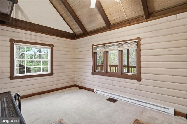 412 HIDEAWAY LN, Berkeley Springs, WV 25411