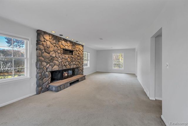 4265 Pine Tree Trail, Bloomfield Hills, MI 48302