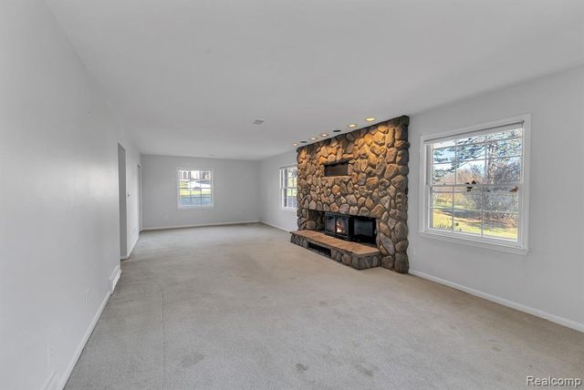 4265 Pine Tree Trail, Bloomfield Hills, MI 48302