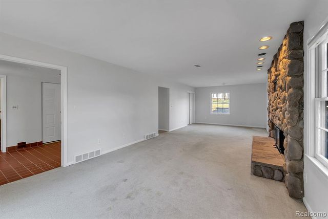 4265 Pine Tree Trail, Bloomfield Hills, MI 48302