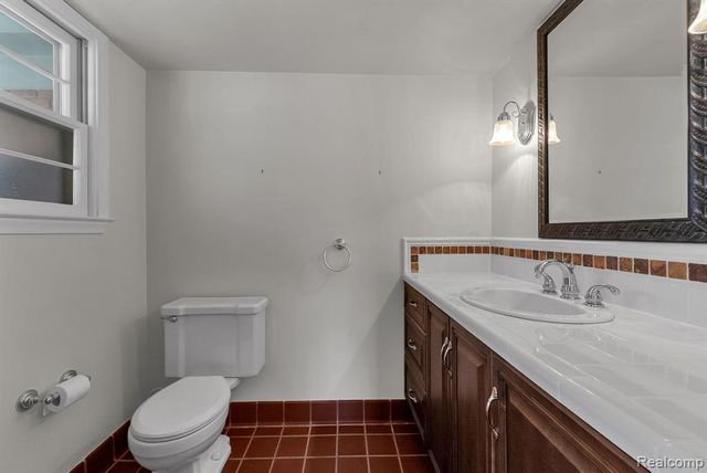 4265 Pine Tree Trail, Bloomfield Hills, MI 48302